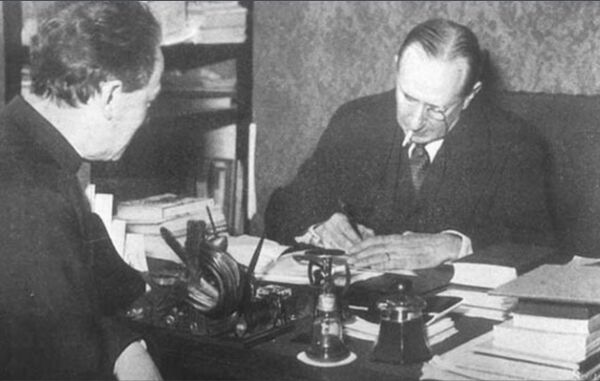 Padre Gianfranceschi primo direttore di Radio Vaticana.jpg